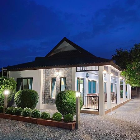 Sanaepatan Home Resort - เสน่ห์ป่าตาล โฮม รีสอร์ต Ban Buak Khang Екстериор снимка